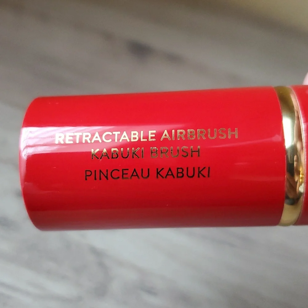 🆕️ LAURA GELLER Retractable Airbrush Kabuki Brush